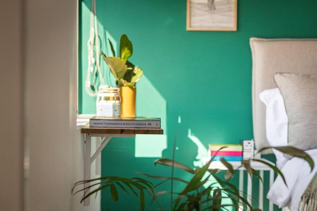Hermanus Waterfront, Sea View Apartment With Balcony Bagian luar foto