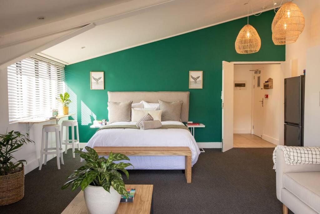 Hermanus Waterfront, Sea View Apartment With Balcony Bagian luar foto