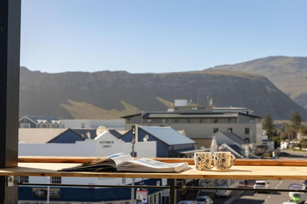 Hermanus Waterfront, Sea View Apartment With Balcony Bagian luar foto