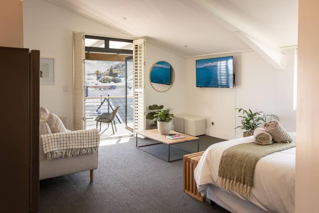 Hermanus Waterfront, Sea View Apartment With Balcony Bagian luar foto