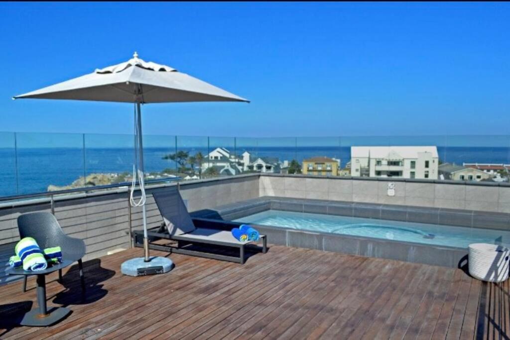 Hermanus Waterfront, Sea View Apartment With Balcony Bagian luar foto