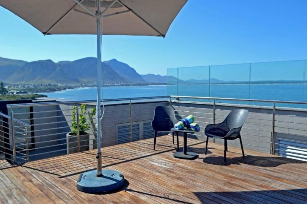 Hermanus Waterfront, Sea View Apartment With Balcony Bagian luar foto