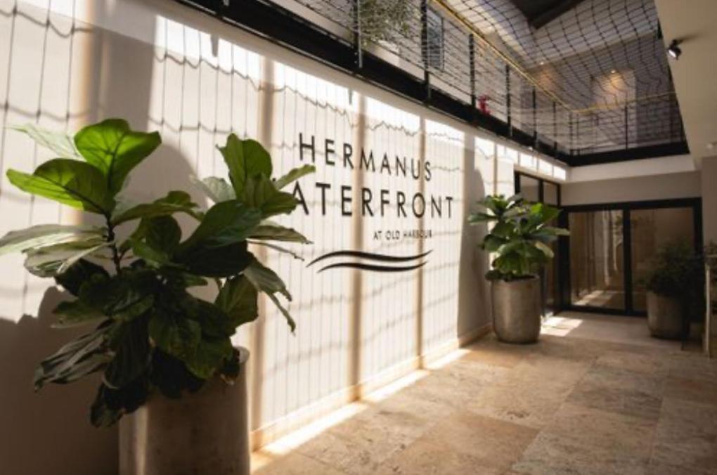 Hermanus Waterfront, Sea View Apartment With Balcony Bagian luar foto